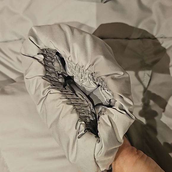 Uniqlo Unisex Kids Down Jacket Long 9-10yr - Picture 8 of 9